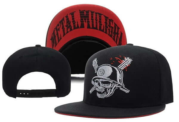 Black baseball cap for men and women with skull design and adjustable size, perfect for hip hop style.
