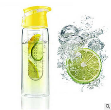Water bottle for outdoor sports with lemon infuser, featuring direct drinking and plastic design for hydration.