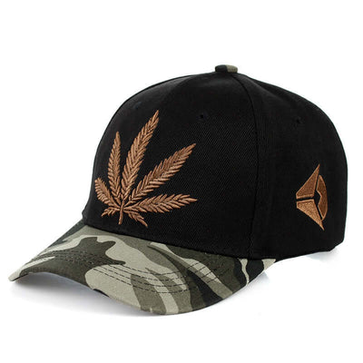 Simple Green Maple Leaf Hemp Caps for men and women, stylish black baseball cap with camouflage brim.
