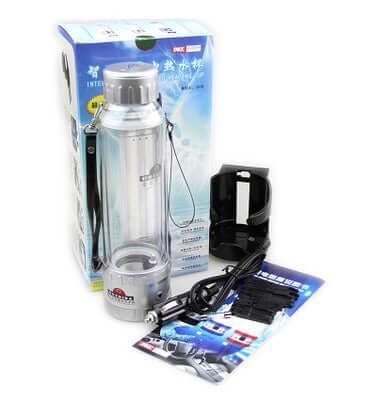 Heating car water heater thermos cup with power base, holder, and accessories for car use.